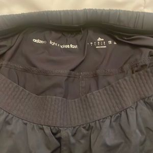 Men’s addidas jogging pants very light for summer weather great condition